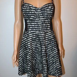 2b Bebe Black and White Bodycon Dress M